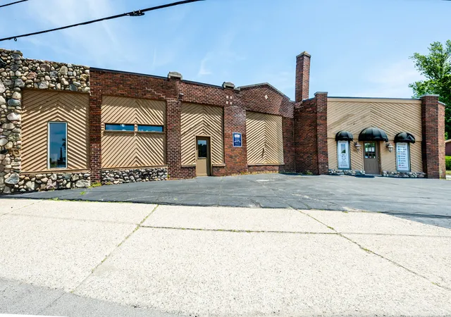1st image of 1719 Lakeshore Dr, Saint Joseph, MI 49085 | MLS# 69026004365