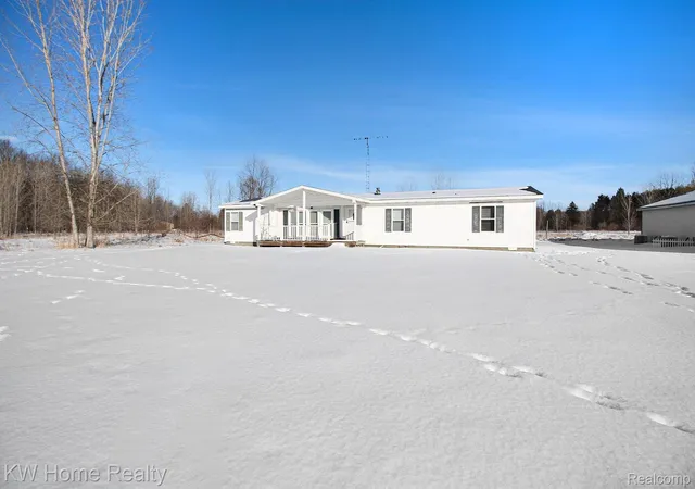 Photo 3 of Single family home for sale at 4038 Catlin Rd, Columbiaville, MI 48421 | MLS# 20261007756 | Listing updated on 2026-09-29