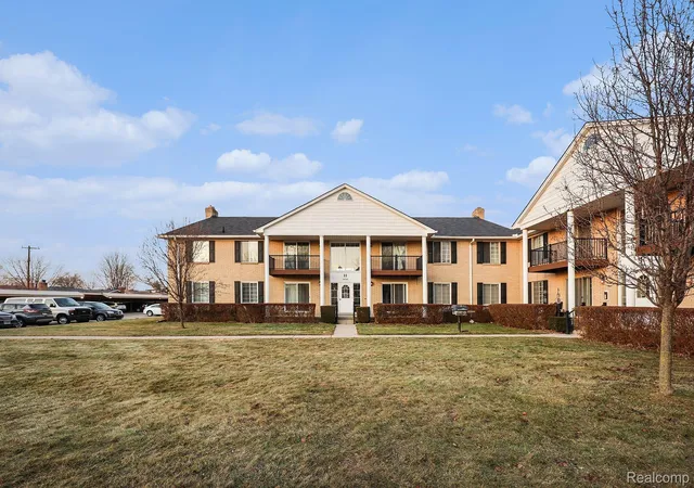 2nd image of 34720 Huntley Dr #22, Sterling Heights, MI 48312 | MLS# 20261007826