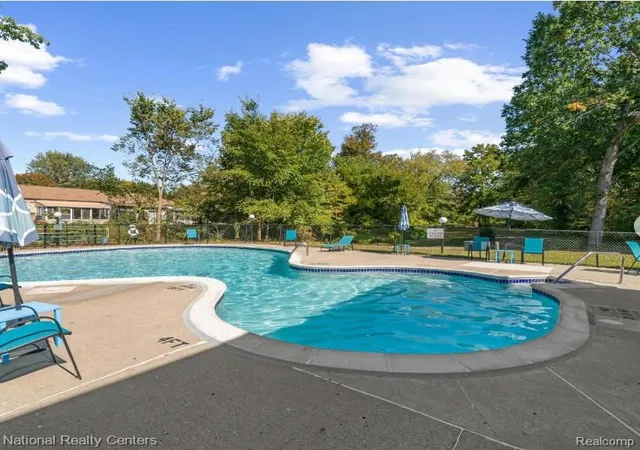 2nd image of 61315 Heritage Blvd, South Lyon, MI 48178