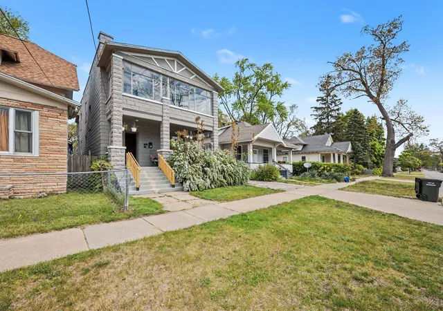 Listing Photo 2 - Condo for sale in building located at 66 E Isabella Ave, Muskegon, MI 49442