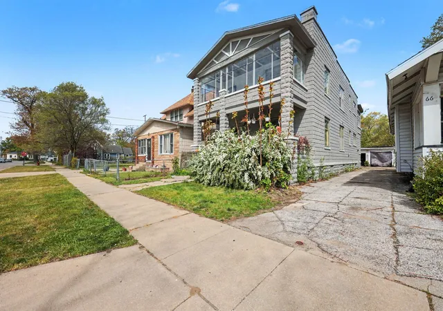 Listing Photo 3 - Condo for sale in building located at 66 E Isabella Ave, Muskegon, MI 49442