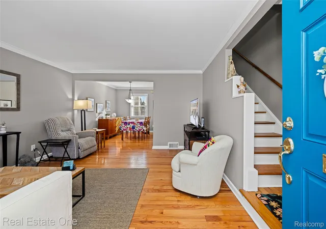 Listing Photo 4 - Condo for sale in building located at 1675 Graefield Rd, Birmingham, MI 48009