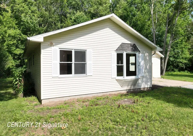 Photo 3 of Single family home for sale at 10293 Carr Rd, Saint Charles, MI 48655 | MLS# 5050199071 | Listing updated on 2026-08-25