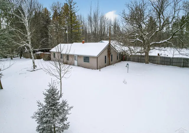 Single family home for sale at 3636 E Nielson Rd, Coleman, MI 48618 | MLS# 61050199119
