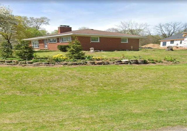 3rd image of 3443 Nichols Rd, Auburn Hills, MI 48326 | MLS# 20261008494