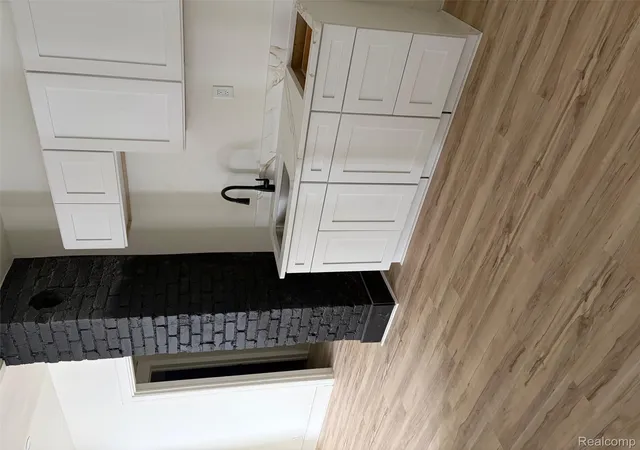 Listing Photo 4 - Condo for sale in building located at 242 E Euclid St, Detroit, MI 48202