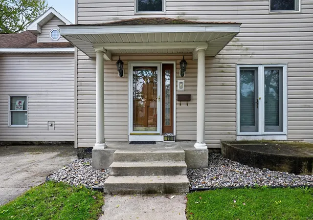 5th image of 1109 S Genesee Dr, Lansing City Ingham, MI 48915 | MLS# 81026005048