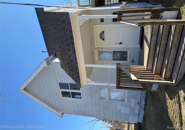 Photo 3 of Single family home for sale at 398 N Saginaw St, Pontiac, MI 48342 | MLS# 20261008952 | Listing updated on 2026-08-05