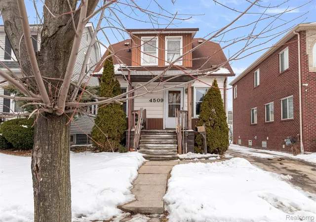 Photo 3 of Single family home for sale at 4509 Helen St, Dearborn, MI 48126 | MLS# 20261008956 | Listing updated on 2026-07-06