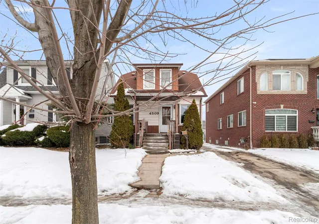 Photo 3 of Single family home for sale at 4509 Helen St, Dearborn, MI 48126 | MLS# 20261008956 | Listing updated on 2026-07-06