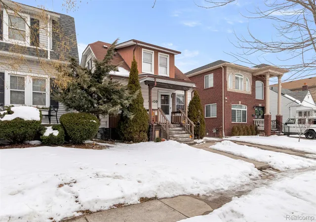 Photo 4 of Single family home for sale at 4509 Helen St, Dearborn, MI 48126 | MLS# 20261008956 | Listing updated on 2026-07-06