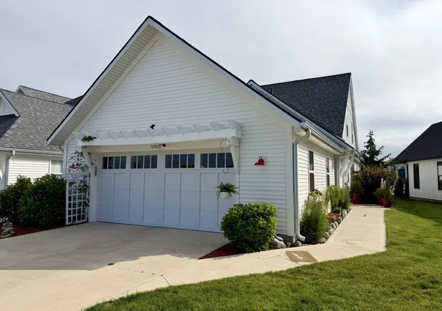 Photo 1 of Single family home for sale at 946 Boardwalk Cvs Dr, Muskegon, MI 49441 | MLS# 71026005143 | Listing updated on 2026-07-24