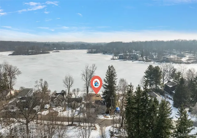 Photo 3 of Single family home for sale at 2940 Steeple Hl Rd, White Lake, MI 48383 | MLS# 20261008965 | Listing updated on 2026-07-06