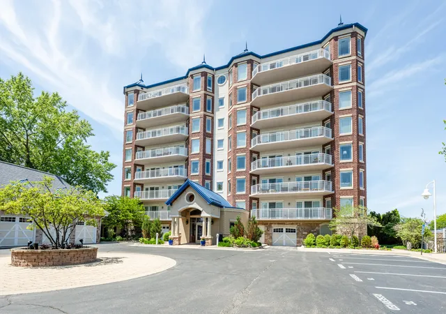Homes for sale in St Joseph City Berrien, MI | 200 Lake St #3B, St Joseph City Berrien, MI 49085 | MLS# 69026005200