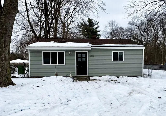Photo 1 of Single Family Residence at 1586 Valley Dr, Highland, MI 48356 | MLS# 81026005214 | | Sold on 2026-04-09