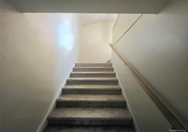 5th image of 15241 Seymour St, Detroit, MI 48205 | MLS# 20261009055