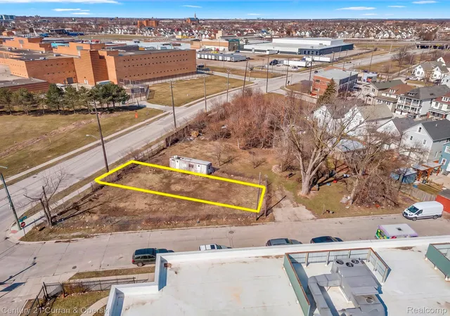 Homes for sale in Hamtramck, MI | 8306 Conant St, Hamtramck, MI 48211 | MLS# 20261009105