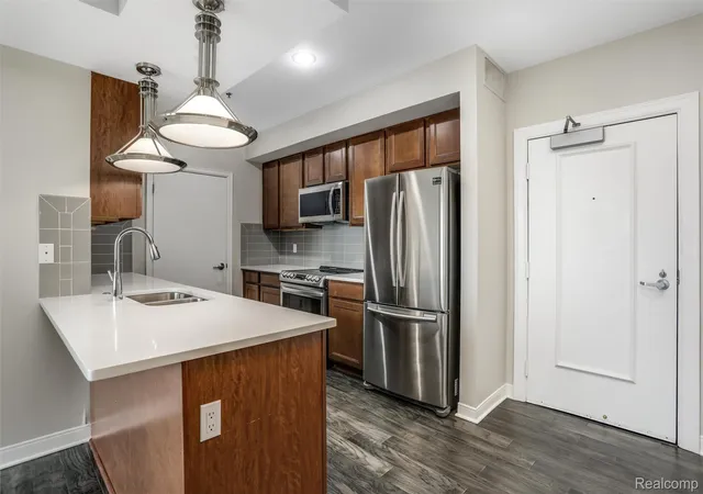 Photo 4 of Multi family home for sale at 525 W Lafayette Blvd, Detroit, MI 48226 | MLS# 20261009241 | Listing updated on 2026-07-06