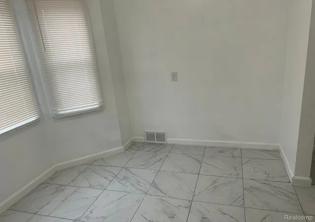 Photo 4 of Single family home for sale at 8279 Greenlawn St, Detroit, MI 48204 | MLS# 20261009248 | Listing updated on 2026-07-06