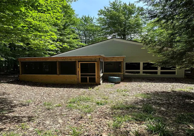 Photo 3 of Single family home for sale at 2392 Sw Inman Rd, South Boardman, MI 49680 | MLS# 78080065434 | Listing updated on 2026-08-26