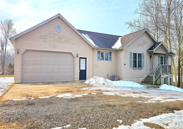 Homes for sale in Cement City, MI | 10513 Loughrea Ln, Cement City, MI 49233 | MLS# 53026005677