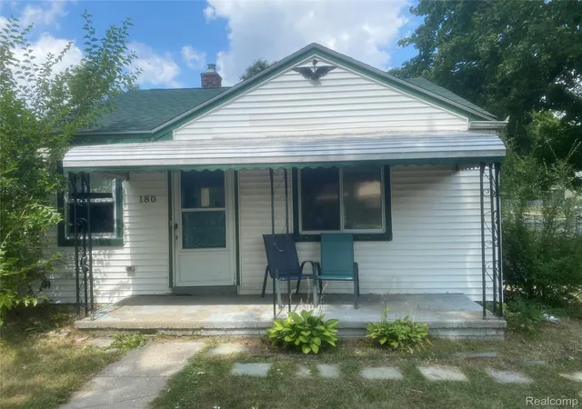 Photo 1 of Single family home for sale at 180 W Rutgers Ave, Pontiac, MI 48340 | MLS# 20261009782 | Listing updated on 2026-08-31