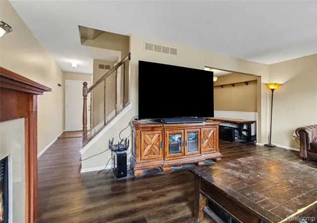3rd image of 24419 Bashian Dr, Novi, MI 48375 | MLS# 20261009904