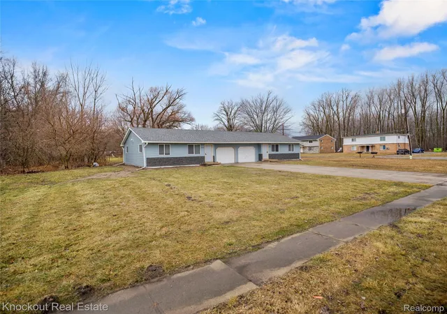 Photo 3 of Multi family home for sale at 3782 Egan St, Saginaw, MI 48601 | MLS# 20261009987 | Listing updated on 2026-08-18