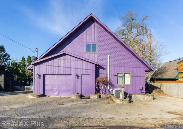 Photo 3 of Single family home for sale at 1380 Pratt Dr, Lapeer, MI 48446 | MLS# 20261010079 | Listing updated on 2026-07-13
