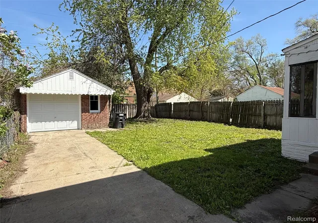 3rd image of 18684 Murray Hill St, Detroit, MI 48235 | MLS# 20261010188