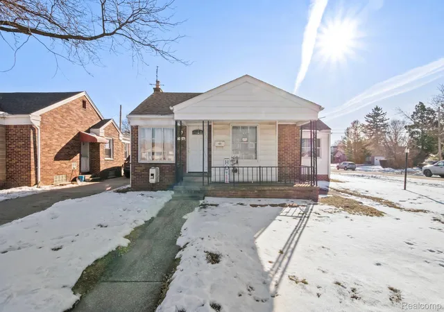 Homes for sale in Allen Park City Wayne, MI | 7739 Rosedale Blvd, Allen Park City Wayne, MI 48101 | MLS# 20261010195