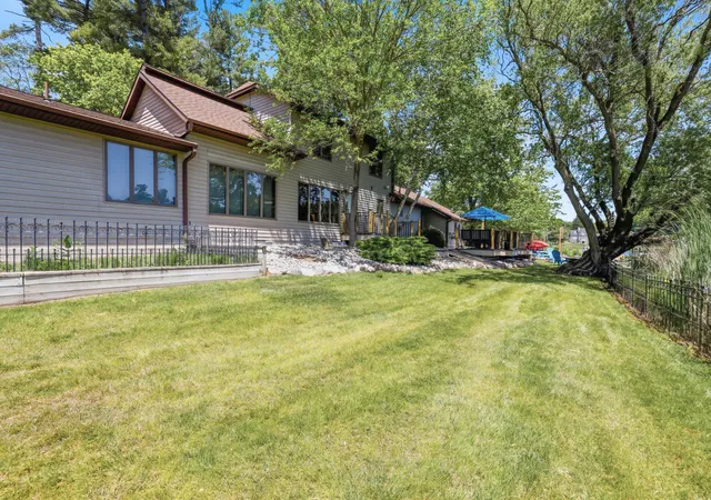 Photo 4 of Single family home for sale at 360 W Baldwin Lake Dr, Greenville, MI 48838 | MLS# 65026006108 | Listing updated on 2026-08-27