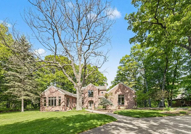 3rd image of N3870 N Grand Oak Dr, Iron Mountain, MI 49801 | MLS# 58050199823