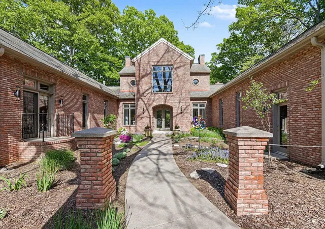 4th image of N3870 N Grand Oak Dr, Iron Mountain, MI 49801 | MLS# 58050199823