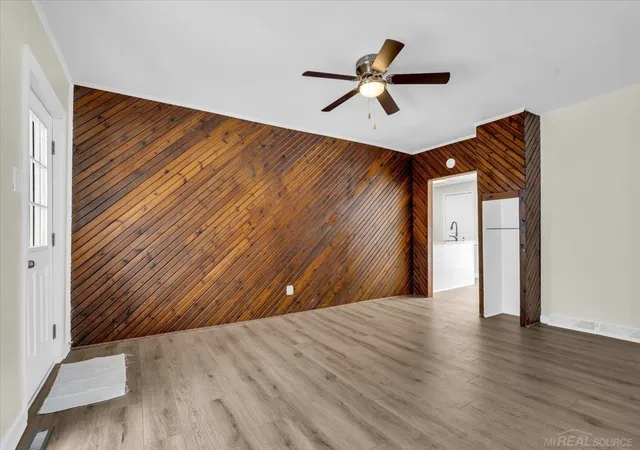 Listing Photo 4 - Condo for sale in building located at 412 Orch St, Saint Clair, MI 48079