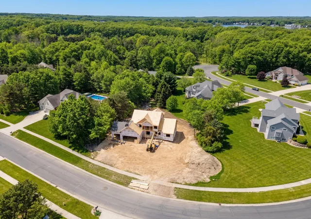 4th image of 7872 Interlochen St, Kalamazoo, MI 49009 | MLS# 66026006286