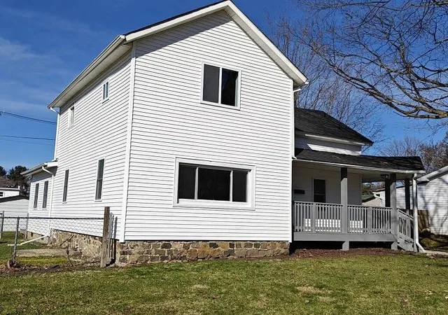 Homes for sale in Eau Claire, MI | 6627 E Berrien St E, Eau Claire, MI 49111 | MLS# 69026006299