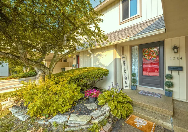 Photo 1 of Condo for sale at 1564 Charter Oak Dr, Rochester Hills, MI 48309 | MLS# 81026006313 | Listing updated on 2026-10-29