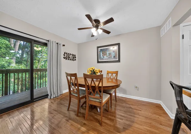 2nd image of 1564 Charter Oak Dr, Rochester Hills, MI 48309 | MLS# 81026006313