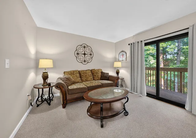 3rd image of 1564 Charter Oak Dr, Rochester Hills, MI 48309 | MLS# 81026006313