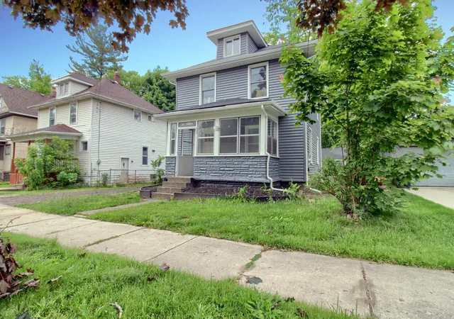 Photo 2 of Single family home for sale at 609 W Biddle St, Jackson, MI 49203 | MLS# 81026006346 | Listing updated on 2026-07-31
