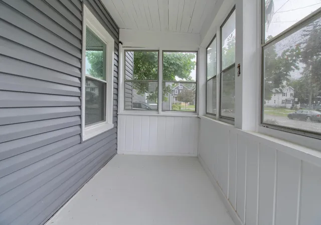 Photo 3 of Single family home for sale at 609 W Biddle St, Jackson, MI 49203 | MLS# 81026006346 | Listing updated on 2026-07-31