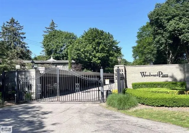 Photo 4 of Condo for sale at 1115 N Old Woodward Ave, Birmingham City Oakland, MI 48009 | MLS# 58050199980 | Listing updated on 2026-07-16