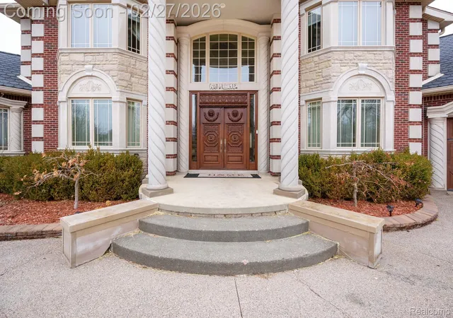 Photo 4 of Single family home for sale at 6616 Fairwood Dr, Dearborn Heights, MI 48127 | MLS# 20261011686 | Listing updated on 2026-07-06