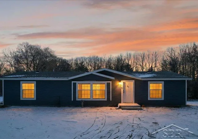 Homes for sale in Standish Township Arenac, MI | 3413 Arenac State Rd, Standish Township Arenac, MI 48658 | MLS# 61050200127