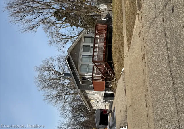 Photo 1 of Single family home for sale at 18 S Eastway Dr, Pontiac, MI 48342 | MLS# 20261011772 | Listing updated on 2026-07-06