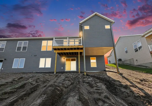 2nd image of 5553 Canal Ave SW, Wyoming, MI 49418