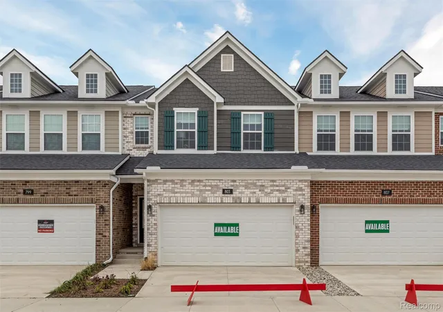 Photo 1 of Sale Pending at 803 Balmoral Ln, Troy, MI 48085 | MLS# 20261011941 | Listing updated on 2026-08-04