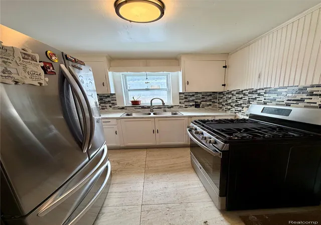 3rd image of 1310 Alvord Ave, Flint, MI 48507 | MLS# 20261011944